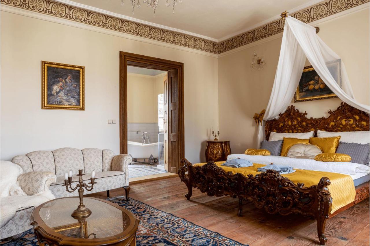 Ambrozuv Dvur Apartment Pouzdrany Bagian luar foto