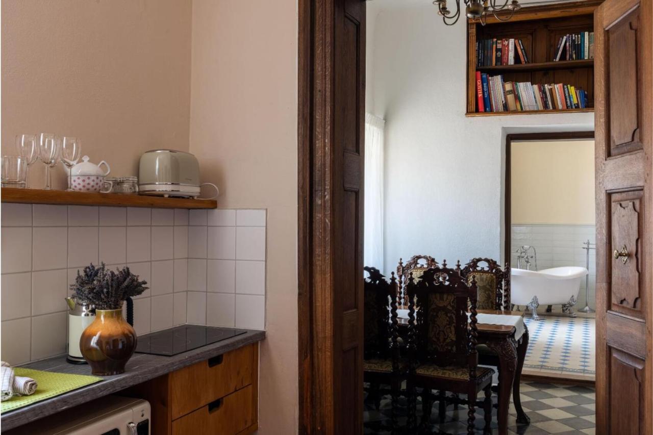 Ambrozuv Dvur Apartment Pouzdrany Bagian luar foto